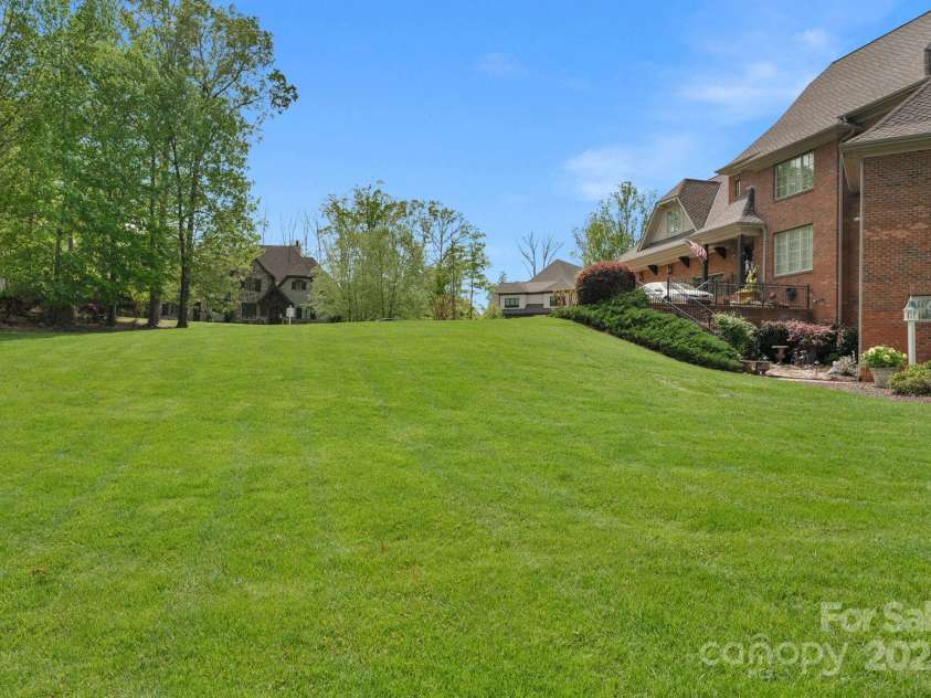 8100 Skye Knoll Drive, Waxhaw, NC 28173.  MLS# CAR4244698, YatesRealty ID 10827. 