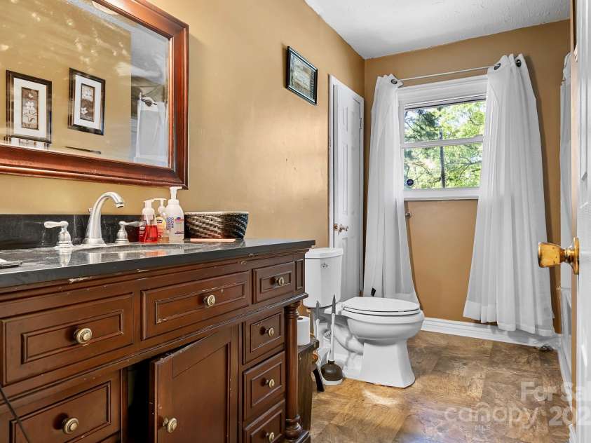 3265 Innes Street, Salisbury, NC 28144.  MLS# CAR4249369, YatesRealty ID 10828. 