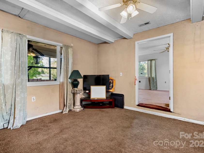 3265 Innes Street, Salisbury, NC 28144.  MLS# CAR4249369, YatesRealty ID 10828. 