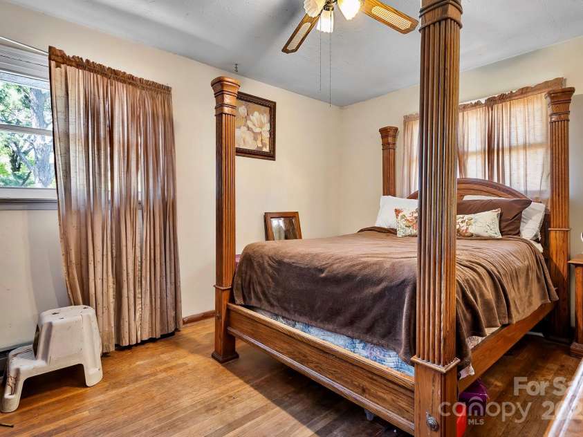 3265 Innes Street, Salisbury, NC 28144.  MLS# CAR4249369, YatesRealty ID 10828. 