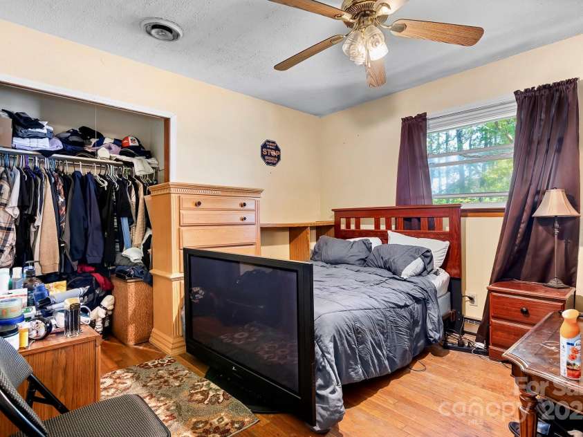 3265 Innes Street, Salisbury, NC 28144.  MLS# CAR4249369, YatesRealty ID 10828. 