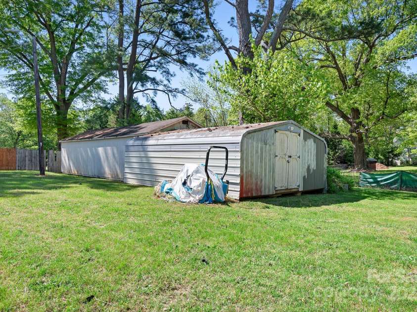 3265 Innes Street, Salisbury, NC 28144.  MLS# CAR4249369, YatesRealty ID 10828. 