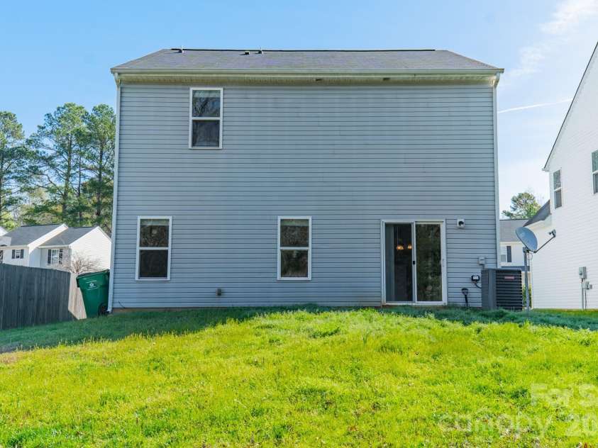 8315 Paw Valley Lane, Charlotte, NC 28214.  MLS# CAR4347450, YatesRealty ID 10828. Backyard