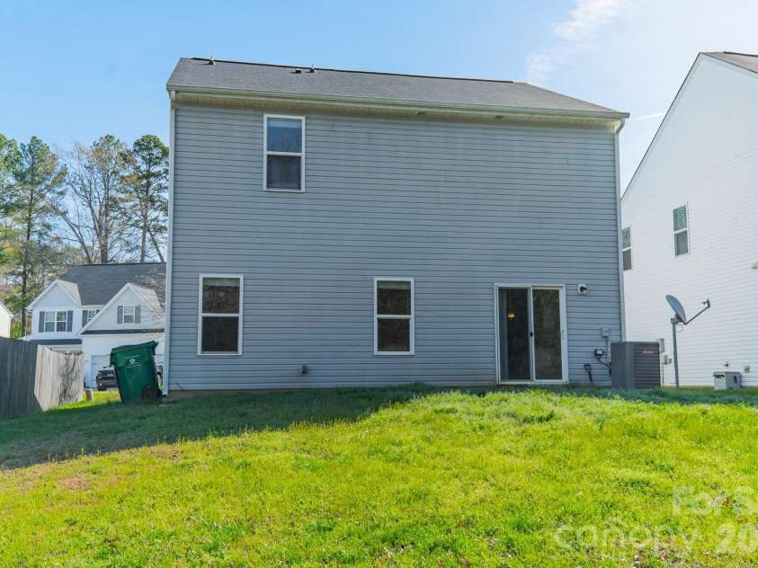 8315 Paw Valley Lane, Charlotte, NC 28214.  MLS# CAR4347450, YatesRealty ID 10828. Backyard