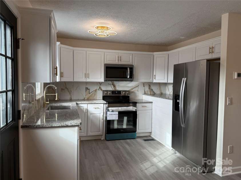 4554 Horseshoe Bend Road, Hudson, NC 28638.  MLS# CAR4328370, YatesRealty ID 1083. 