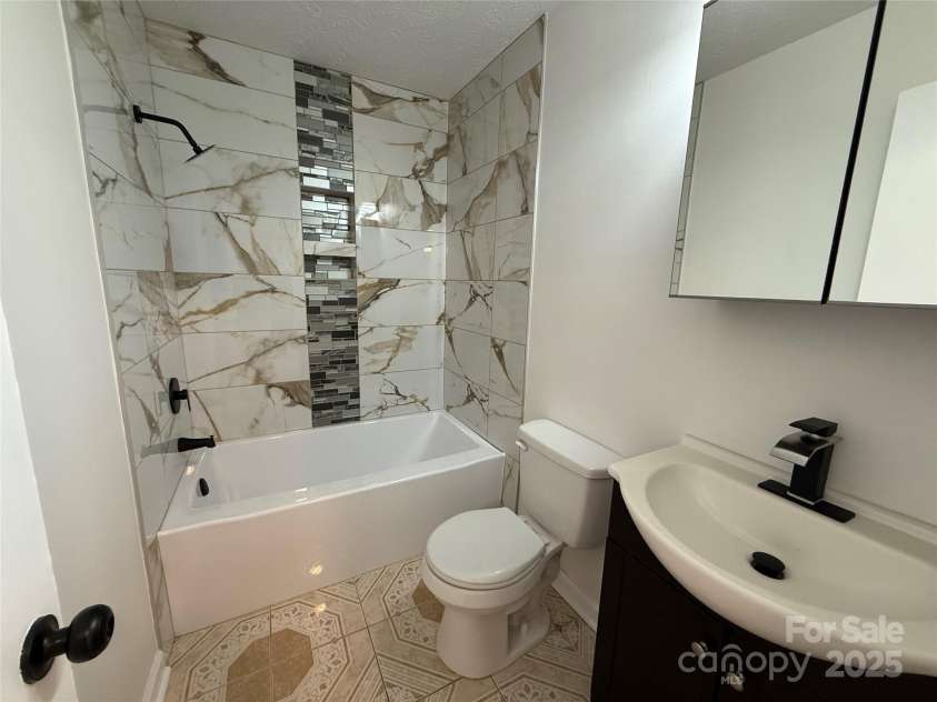 4554 Horseshoe Bend Road, Hudson, NC 28638.  MLS# CAR4328370, YatesRealty ID 1083. 