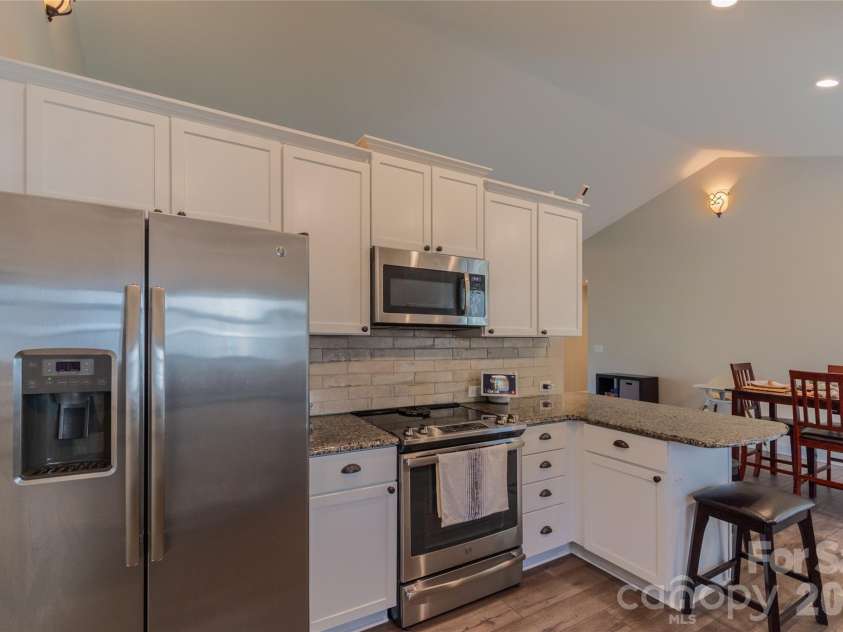 6729 Rollingwood Drive, Clemmons, NC 27012.  MLS# CAR4356578, YatesRealty ID 10830. 