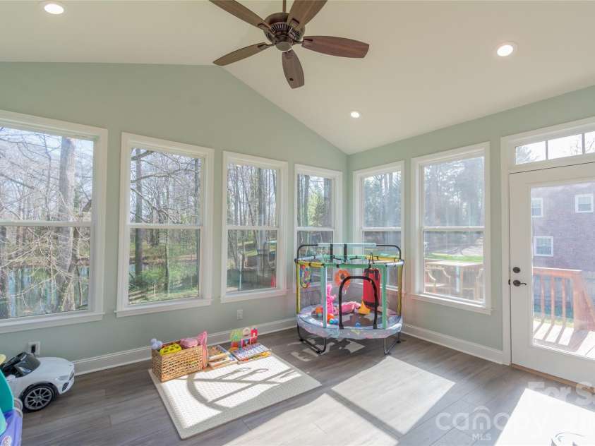 6729 Rollingwood Drive, Clemmons, NC 27012.  MLS# CAR4356578, YatesRealty ID 10830. 