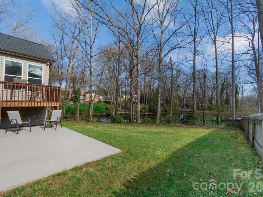 6729 Rollingwood Drive, Clemmons, NC 27012.  MLS# CAR4356578, YatesRealty ID 10830. 