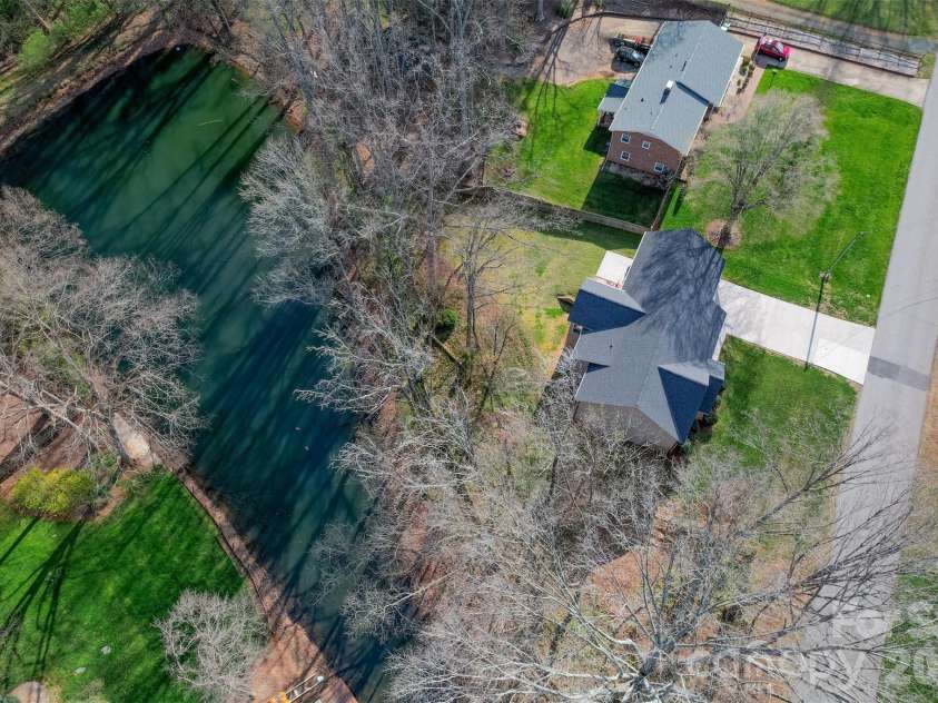 6729 Rollingwood Drive, Clemmons, NC 27012.  MLS# CAR4356578, YatesRealty ID 10830. 