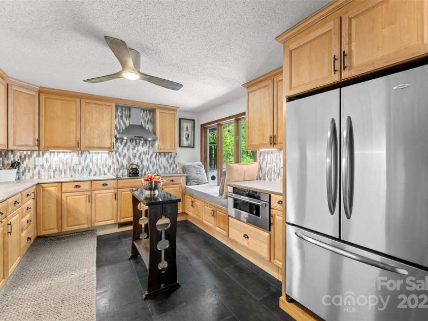207 Kingfisher Road, Brevard, NC 28712.  MLS# CAR4253015, YatesRealty ID 10831. 
