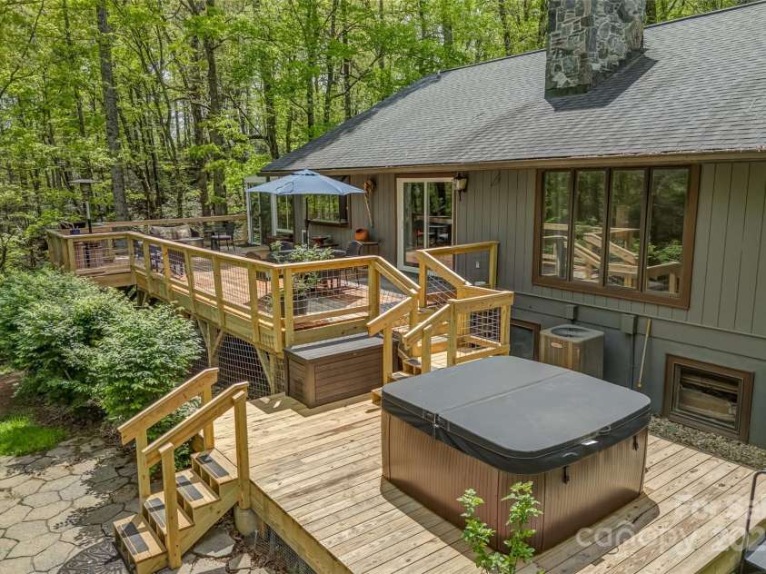 207 Kingfisher Road, Brevard, NC 28712.  MLS# CAR4253015, YatesRealty ID 10831. 
