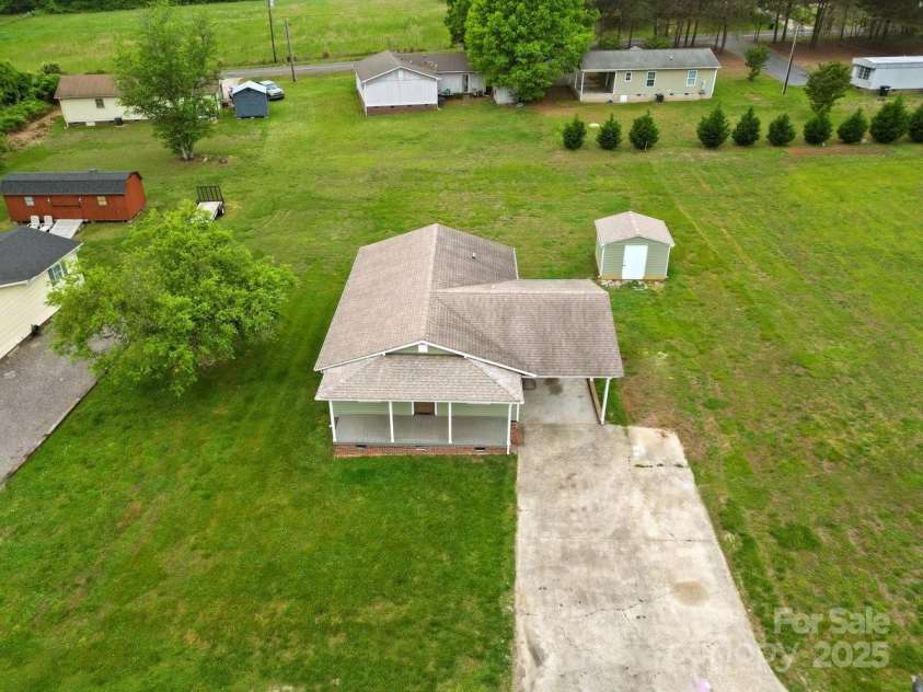 210 Stonefield Lane, Salisbury, NC 28146.  MLS# CAR4254341, YatesRealty ID 10832. 