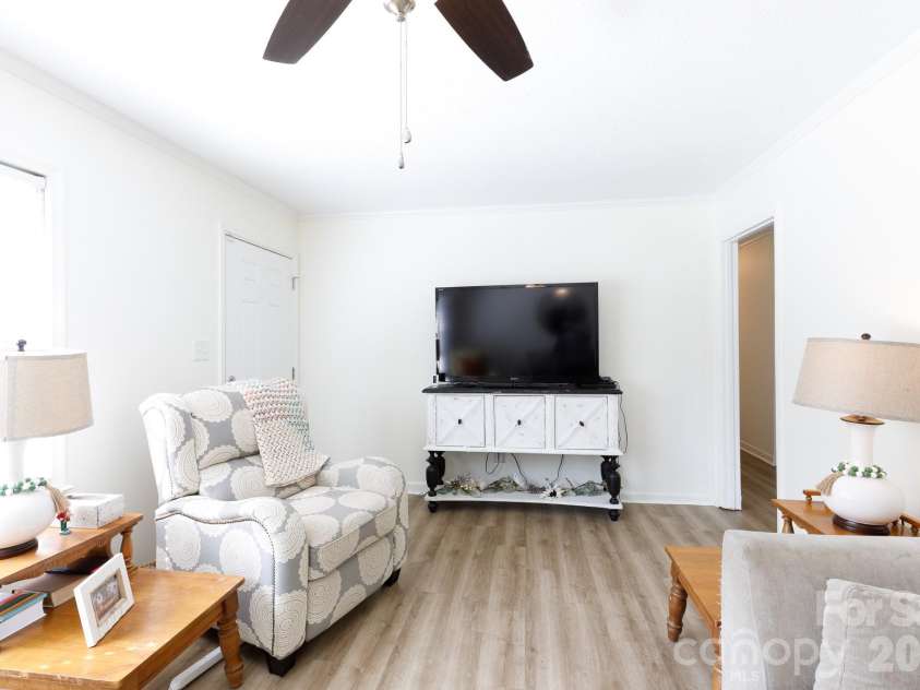 2640 Meadow Lark Lane, Gastonia, NC 28056.  MLS# CAR4364161, YatesRealty ID 10832. 