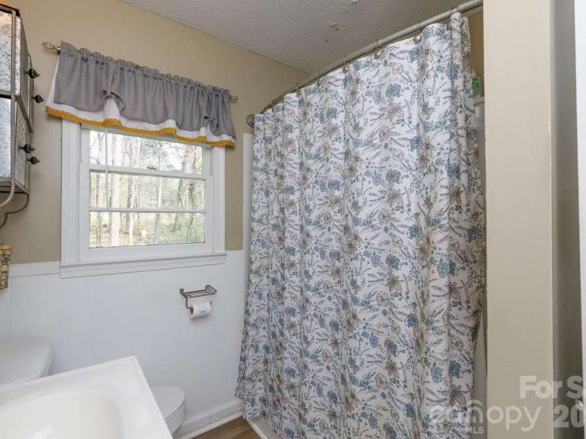 2640 Meadow Lark Lane, Gastonia, NC 28056.  MLS# CAR4364161, YatesRealty ID 10832. Bath 