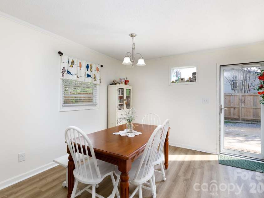 2640 Meadow Lark Lane, Gastonia, NC 28056.  MLS# CAR4364161, YatesRealty ID 10832. Large dining space