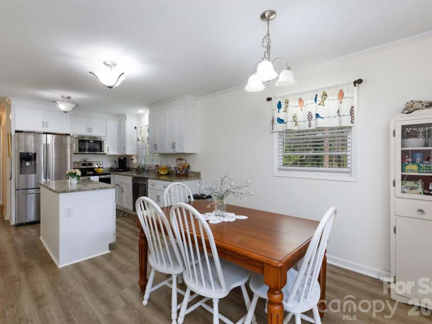 2640 Meadow Lark Lane, Gastonia, NC 28056.  MLS# CAR4364161, YatesRealty ID 10832. Open floor plan kitchen dining