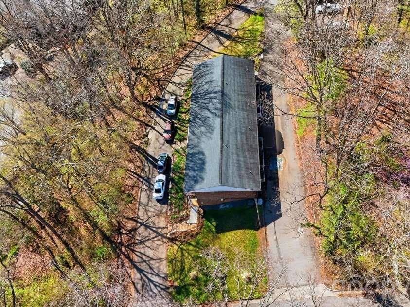 1075 7th Avenue, Hickory, NC 28601.  MLS# CAR4349196, YatesRealty ID 10833. 