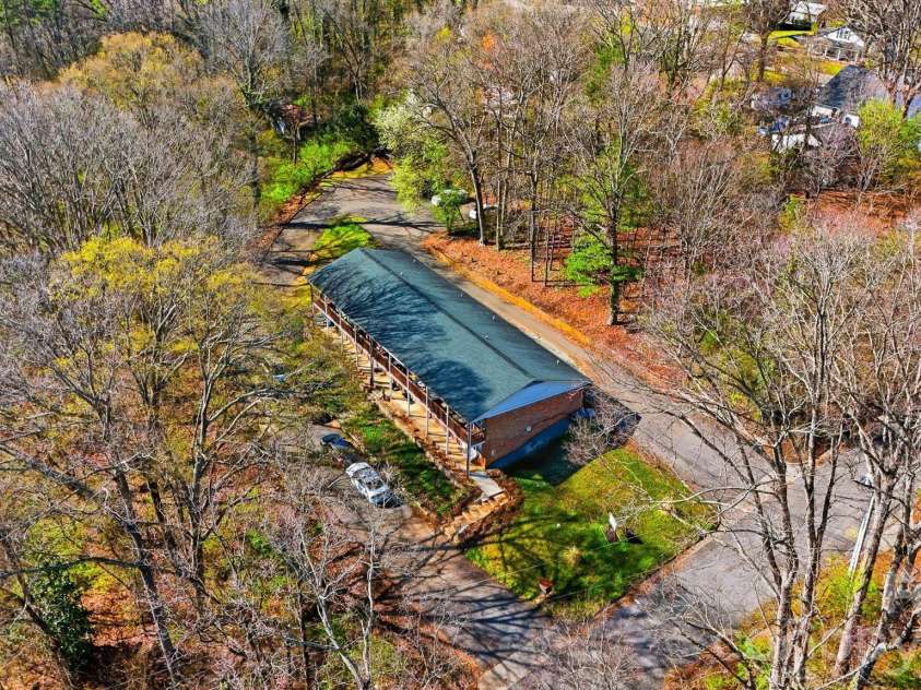 1075 7th Avenue, Hickory, NC 28601.  MLS# CAR4349196, YatesRealty ID 10833. 