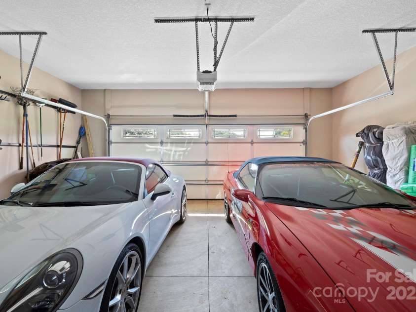 16 Enchanted Oak Lane, Alexander, NC 28701.  MLS# CAR4285091, YatesRealty ID 10833. 2-Car Garage