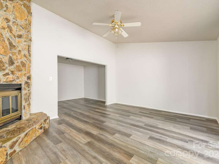 7129 Stonington Lane, Charlotte, NC 28227.  MLS# CAR4254773, YatesRealty ID 10834. 
