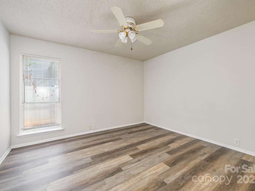7129 Stonington Lane, Charlotte, NC 28227.  MLS# CAR4254773, YatesRealty ID 10834. 