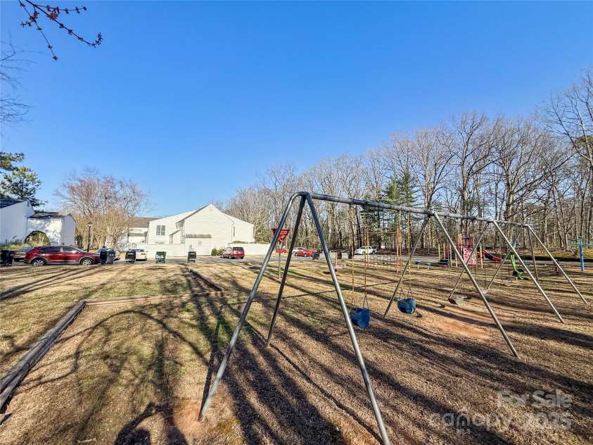 7129 Stonington Lane, Charlotte, NC 28227.  MLS# CAR4254773, YatesRealty ID 10834. 