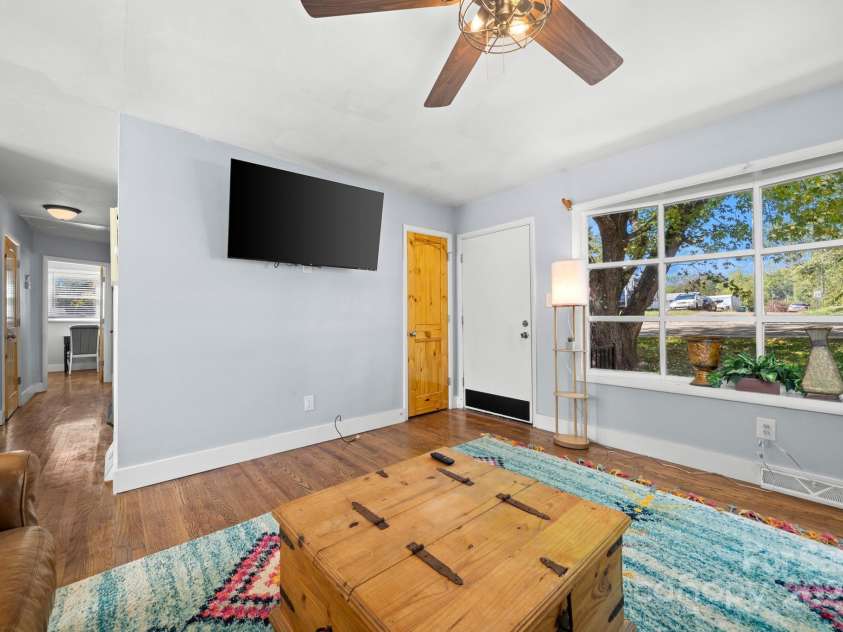 482 Gorman Bridge Road, Asheville, NC 28806.  MLS# CAR4179429, YatesRealty ID 10835. 