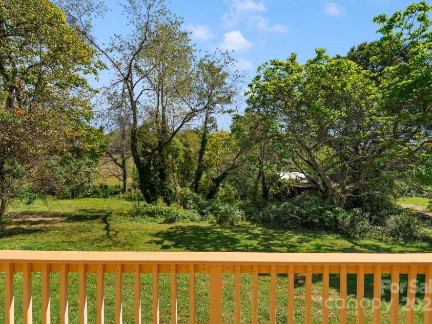 482 Gorman Bridge Road, Asheville, NC 28806.  MLS# CAR4179429, YatesRealty ID 10835. 