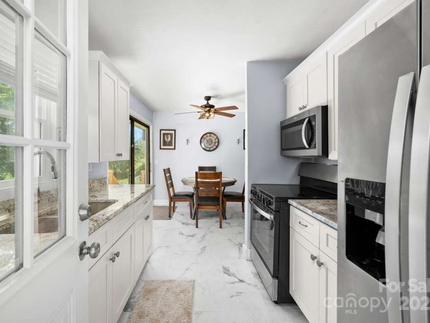 482 Gorman Bridge Road, Asheville, NC 28806.  MLS# CAR4179429, YatesRealty ID 10835. 