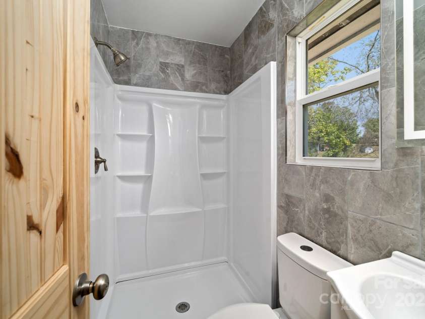 482 Gorman Bridge Road, Asheville, NC 28806.  MLS# CAR4179429, YatesRealty ID 10835. 