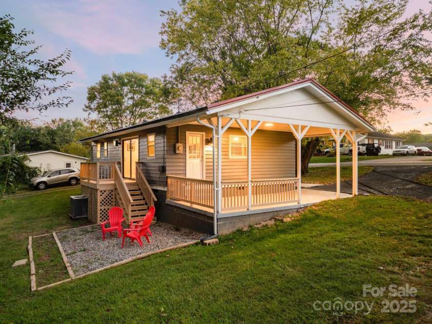 482 Gorman Bridge Road, Asheville, NC 28806.  MLS# CAR4179429, YatesRealty ID 10835. 