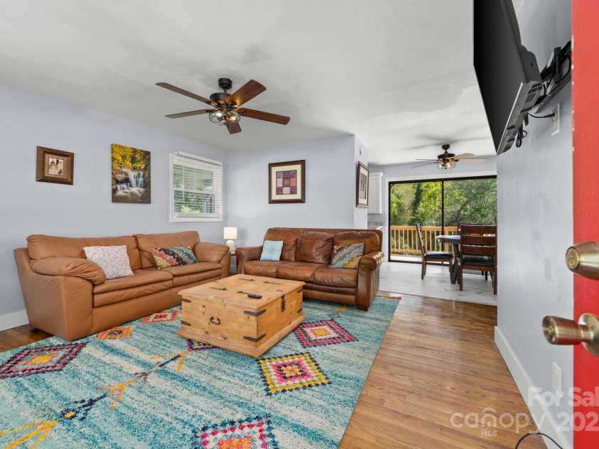 482 Gorman Bridge Road, Asheville, NC 28806.  MLS# CAR4179429, YatesRealty ID 10835. 