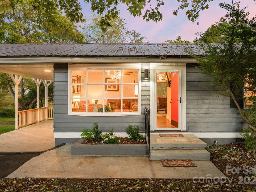 482 Gorman Bridge Road, Asheville, NC 28806.  MLS# CAR4179429, YatesRealty ID 10835. 