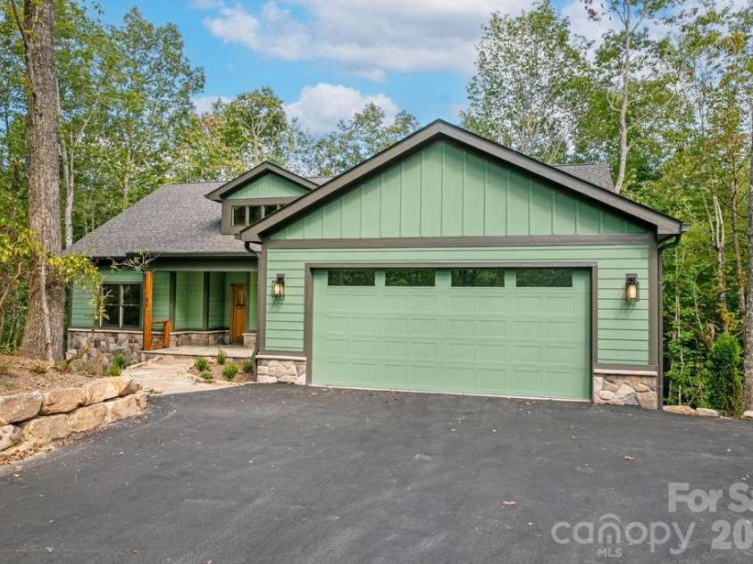 86 Isuhdavga Court, Brevard, NC 28712.  MLS# CAR4296692, YatesRealty ID 10835. 