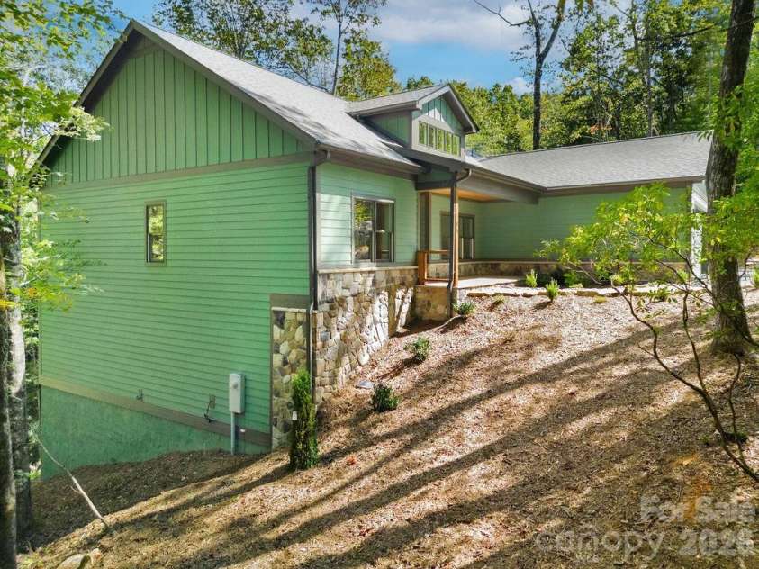 86 Isuhdavga Court, Brevard, NC 28712.  MLS# CAR4296692, YatesRealty ID 10835. 