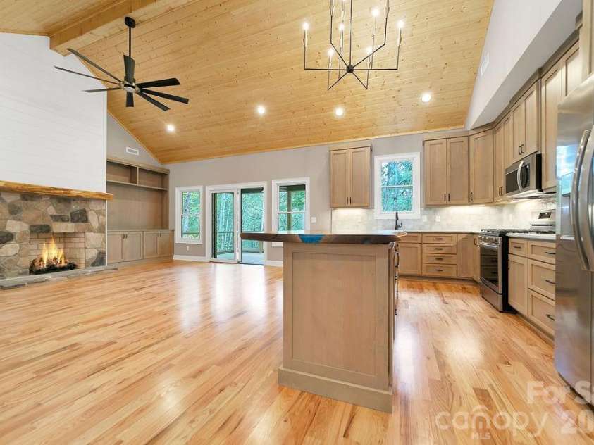 86 Isuhdavga Court, Brevard, NC 28712.  MLS# CAR4296692, YatesRealty ID 10835. 