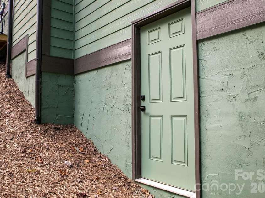 86 Isuhdavga Court, Brevard, NC 28712.  MLS# CAR4296692, YatesRealty ID 10835. 