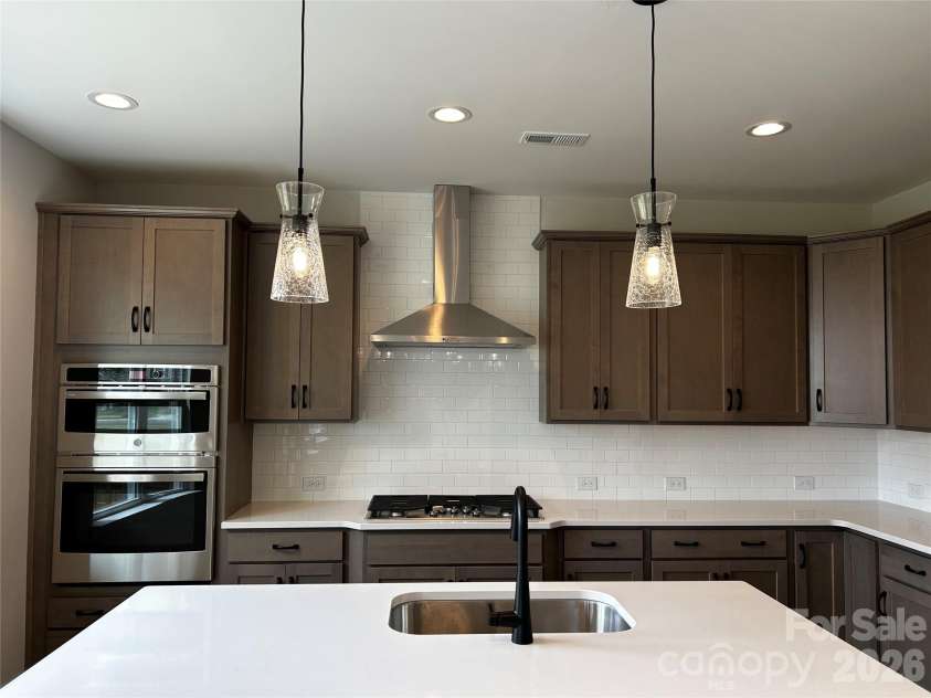 4607 Tulle Drive, Indian Trail, NC 28079.  MLS# CAR4297261, YatesRealty ID 10836. Kitchen