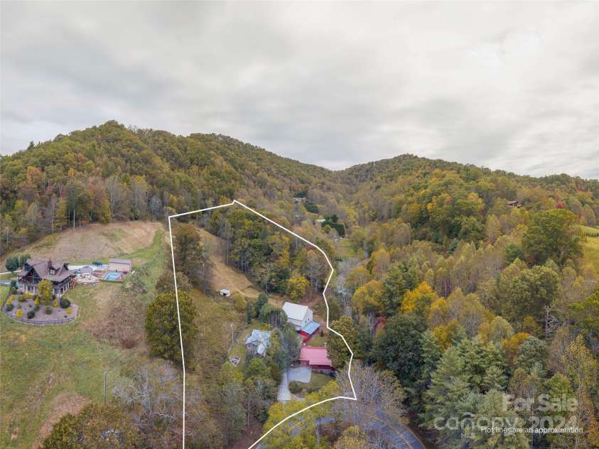 3834 & 3838 Panther Creek Road, Clyde, NC 28721.  MLS# CAR4193376, YatesRealty ID 10837. 