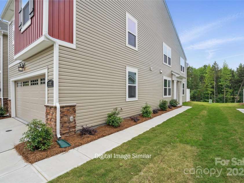 1201 Vibrant Road, Charlotte, NC 28215.  MLS# CAR4331664, YatesRealty ID 10838. 