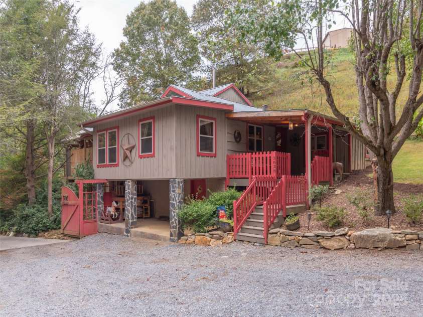 3838 Panther Creek Road, Clyde, NC 28721.  MLS# CAR4197361, YatesRealty ID 10838. 