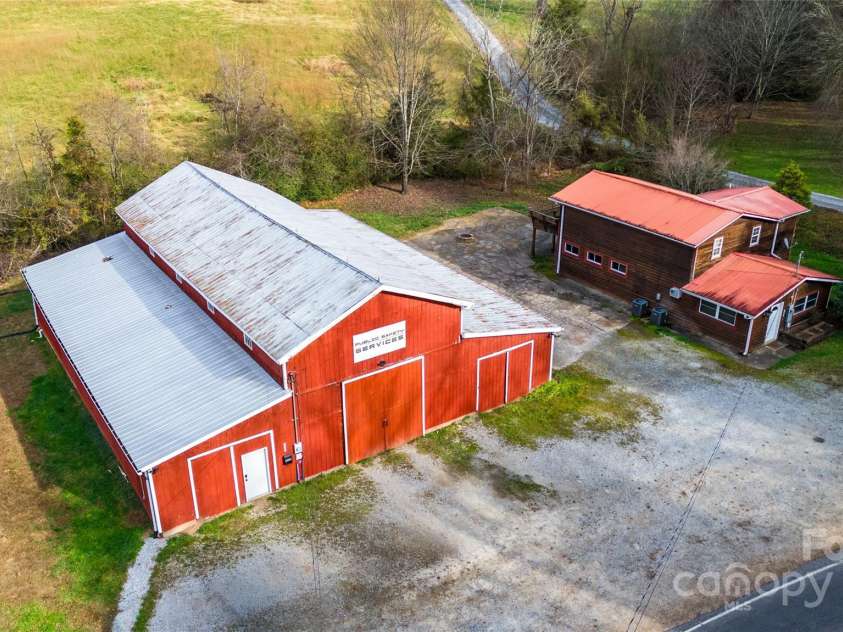 1137 Saunders Road, Franklin, NC 28734.  MLS# CAR4327075, YatesRealty ID 1084. 