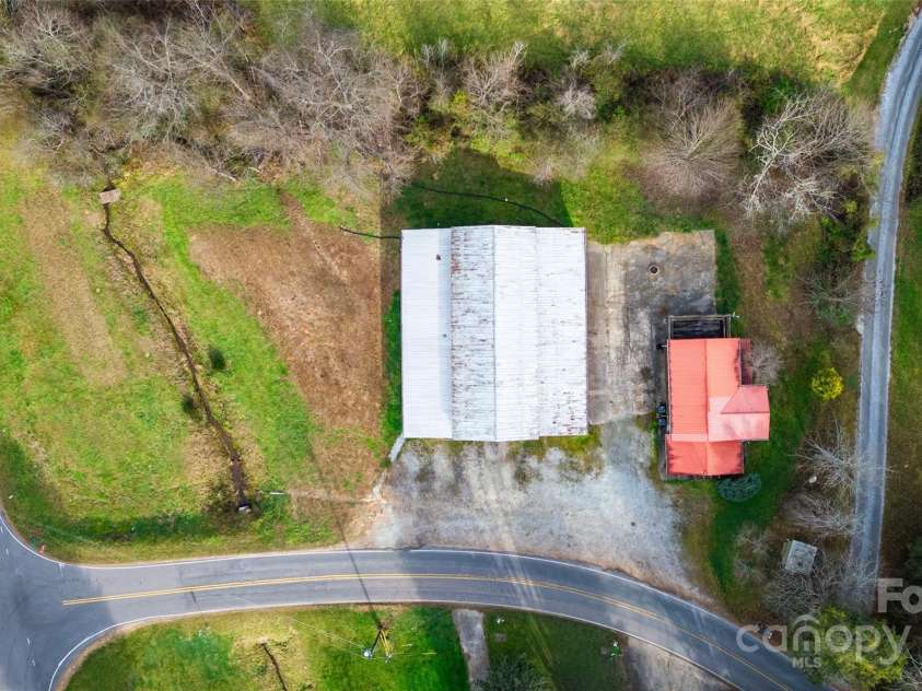 1137 Saunders Road, Franklin, NC 28734.  MLS# CAR4327075, YatesRealty ID 1084. 