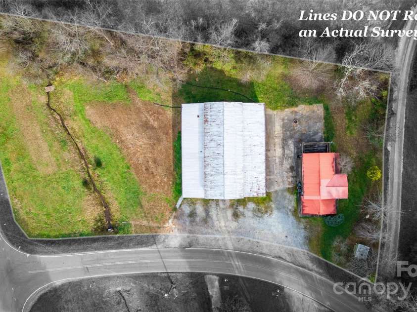 1137 Saunders Road, Franklin, NC 28734.  MLS# CAR4327075, YatesRealty ID 1084. 