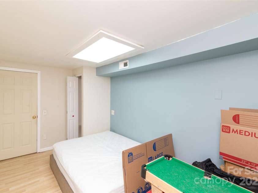 1137 Saunders Road, Franklin, NC 28734.  MLS# CAR4327075, YatesRealty ID 1084. 