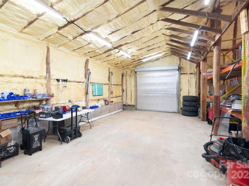 1137 Saunders Road, Franklin, NC 28734.  MLS# CAR4327075, YatesRealty ID 1084. 