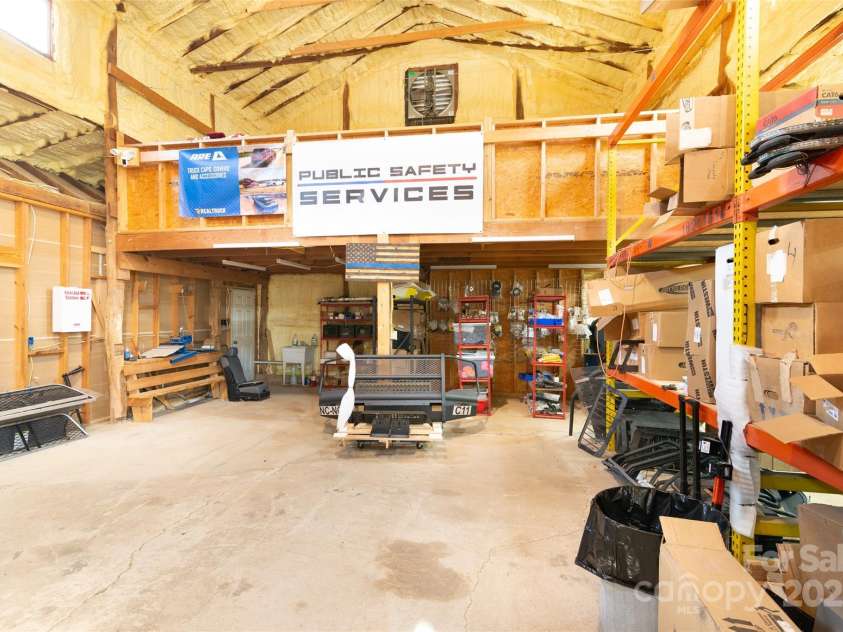 1137 Saunders Road, Franklin, NC 28734.  MLS# CAR4327075, YatesRealty ID 1084. 