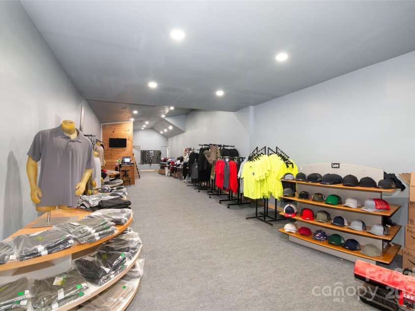 1137 Saunders Road, Franklin, NC 28734.  MLS# CAR4327075, YatesRealty ID 1084. 