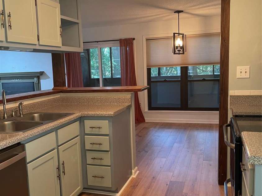 7201 Winery Lane, Charlotte, NC 28227.  MLS# CAR4174403, YatesRealty ID 1084. Kitchen